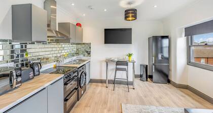 Apartment 4, where luxury meets history!