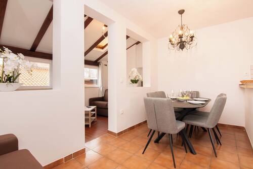 Maisonette, 2 Schlafzimmer, Stadtblick | Wohnbereich | Flachbildfernseher