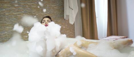 Coffres-forts dans les chambres, bureau, Wi-Fi gratuit