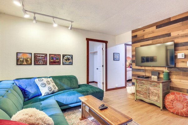 Mt Hood Launchpad! Cozy Retro Rhododendron Cabin - Oregon