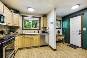 House (2 Bedrooms) | Interior - Close to Mt Hood Skibowl: Retro Rhododendron Cabin (Rhododendron)