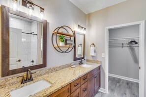 Interior - 1 Mi to Florida State University: Tallahassee Gem (Tallahassee)