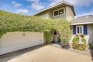 Apartment (0 Bedroom) | Front of property - Pet-friendly Studio in Costa Mesa - 7 Mi to Beach! (Costa Mesa)