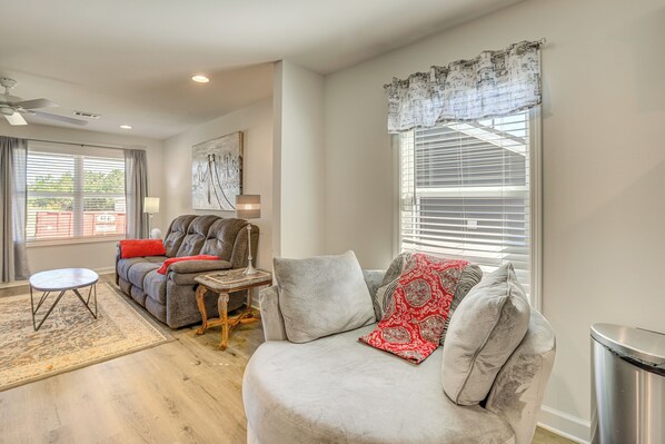 House (3 Bedrooms) | Interior - 13 Mi to Tuscaloosa Riverwalk: Cottondale Home (Cottondale)