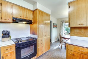 House (3 Bedrooms) | Interior