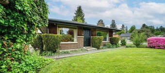 1 Mi to Snoqualmie River: Pet-friendly Getaway