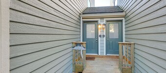 2 Mi to Snowshoe Resort: Townhome w/ Deck!