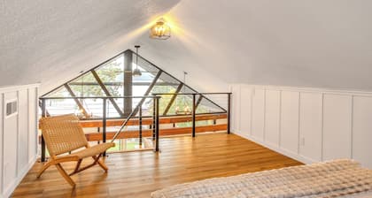 Lake Coeur D'alene Cabin w/ Boat Slip in Worley!