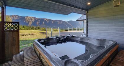 Home w/ Mtn Views & Hot Tub in Stevenson!