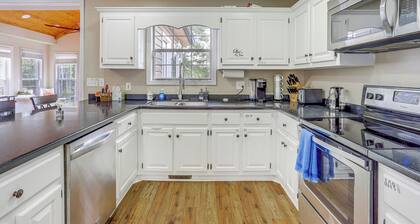 Lakefront Home w/ Private Boat Dock in Murrayville