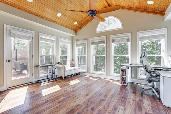 House (5 Bedrooms) | Interior - Lakefront Home w/ Private Boat Dock in Murrayville (Murrayville)