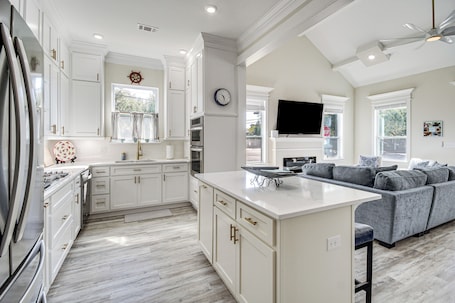 House (3 Bedrooms) | Interior