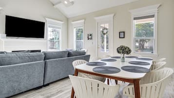Nhà (3 Bedrooms) | Nội thất