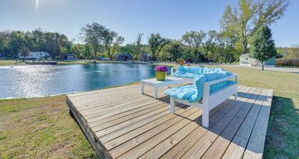 Cabin w/ Trail & Pond Access in Steamboat Rock!