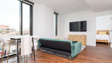 2 bedrooms, iron/ironing board, travel cot, WiFi