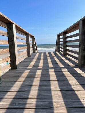 Am Strand, Liegestühle, Strandtücher