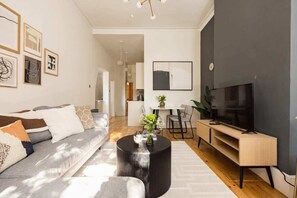 Exterior - The Abinger Place - Inviting 2bdr House With Study Room & Garden (London)