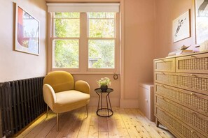 Exterior - The Abinger Place - Inviting 2bdr House With Study Room & Garden (London)