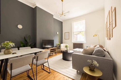 The Abinger Place - Inviting 2bdr House With Study Room & Garden