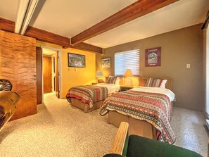 2 habitaciones, tabla de planchar con plancha, internet y ropa de cama 
