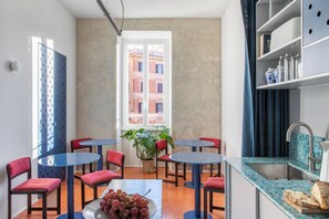 Free daily buffet breakfast