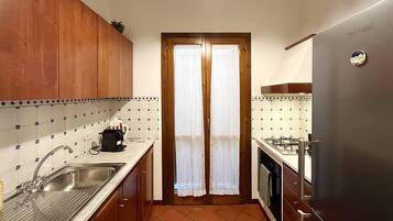 Apartment, Balcony | Private kitchen