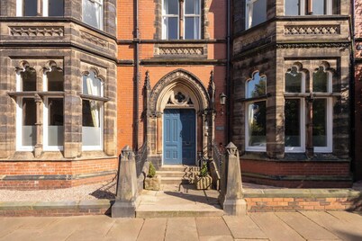 Host & Stay | Chatsworth Townhouse I