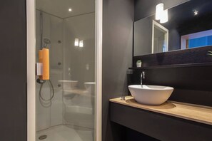 Shower, towels, shampoo - Host & Stay | Chatsworth Townhouse I (Carlisle)