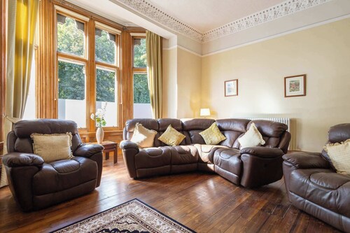 Host & Stay | Chatsworth Townhouse II