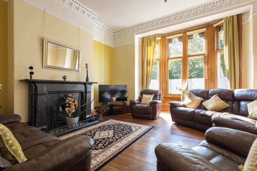 Host & Stay | Chatsworth Townhouse II