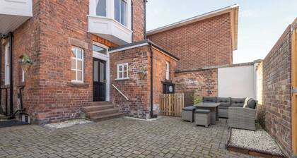 Host & Stay | Chatsworth Townhouse II