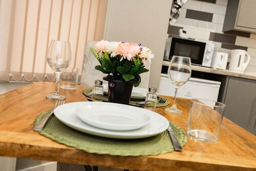 Luxury Entire Flat In Wolverhampton