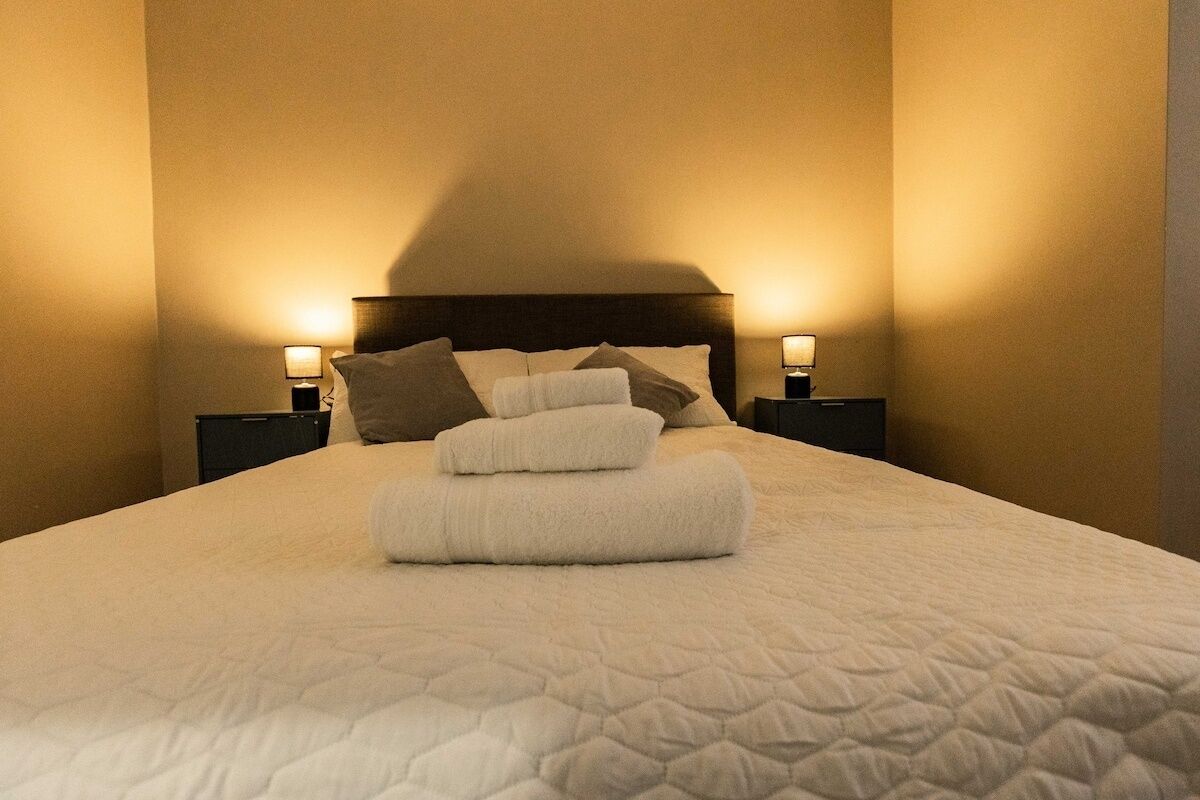 1 chambre, fer et planche à repasser, Wi-Fi gratuit, draps fournis