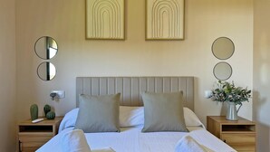 2 chambres, fer et planche à repasser, lit parapluie, Wi-Fi gratuit