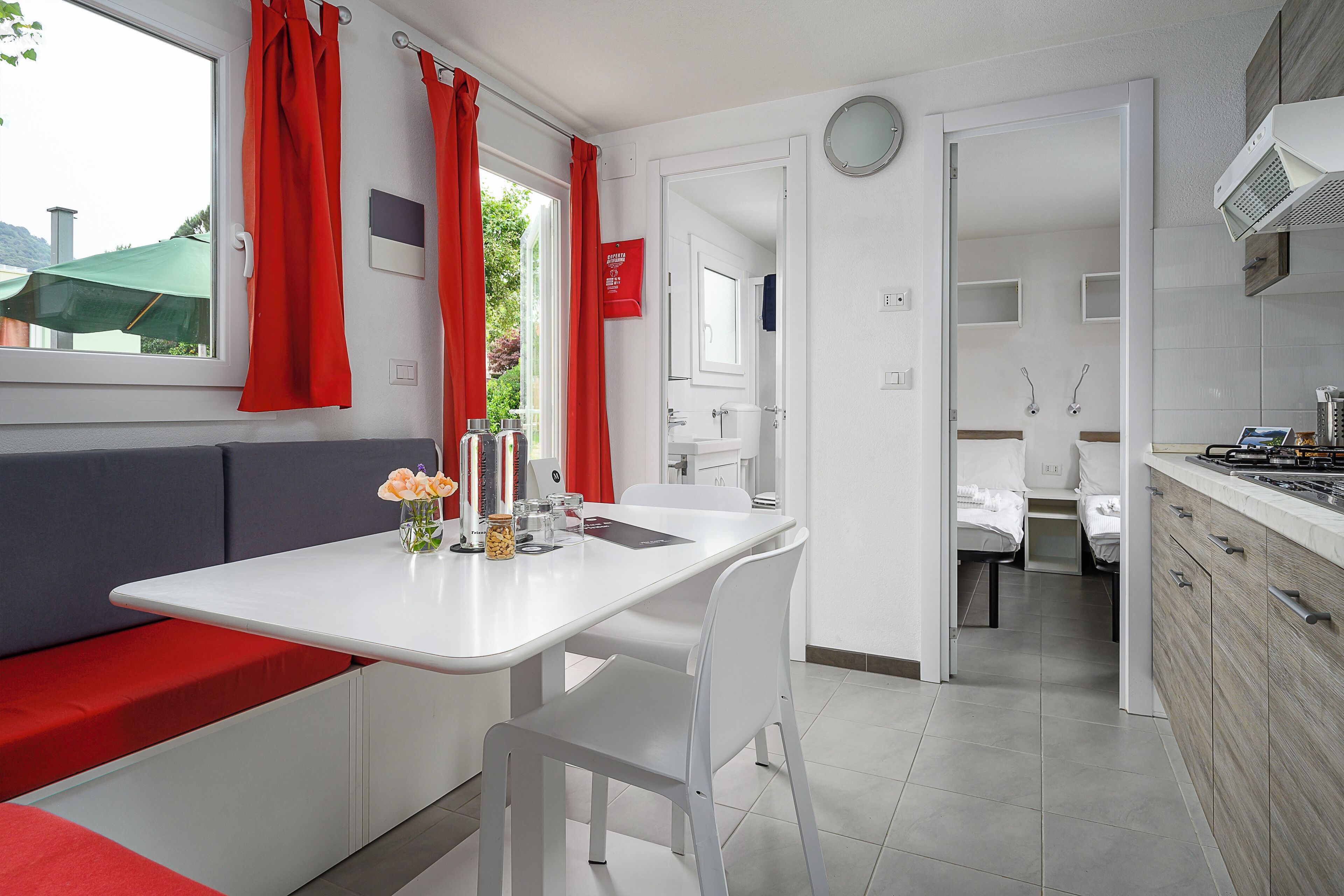 Luxury-Ferienhütte, Terrasse, Seeblick | Wohnbereich
