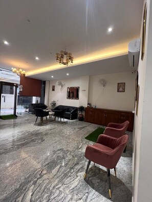 Exterior - HOTEL IVORY INN (New Delhi)