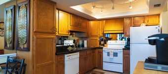 Charming 2 bedroom Oceanfront  Rental!
