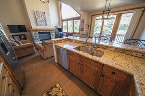 Interior - Walk to the Slopes! Private laundry and garage! (Keystone)