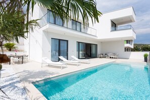 Pool - Villa Alba-200 meters from the beach, chic home with a heated pool, gym, and play area with a PS4, two bikes, table tennis, and breathtaking views of the island and sea (Seget Vranjica)