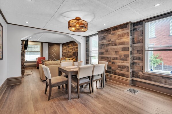 House, 3 Bedrooms | Dining - Cozy Renovated 19th Century Home, 5 Min to OSU! 3 Bedroom Home by Paula (Columbus)