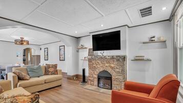 Rumah, 3 kamar tidur | Area keluarga | Smart TV