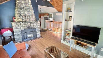 Villa, 2 Bedrooms | Living area | Smart TV