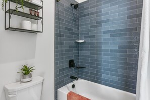 Ferienhaus, 2 Schlafzimmer | Badezimmer | Handtücher, Shampoo