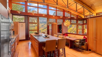 Ferienhaus, 4 Schlafzimmer | Eigene Küche | Kühlschrank, Ofen, Wasserkocher mit Kaffee-/Teezubehör, Toaster