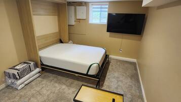 4 bedrooms, desk, free WiFi, bed sheets