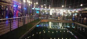 室外泳池