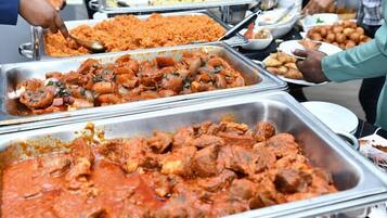 Sudah termasuk sarapan ala kontinental setiap hari