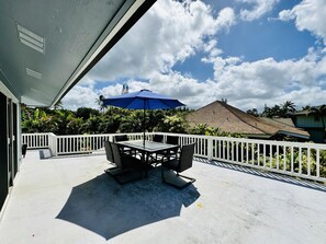 Outdoor dining - Aloha Hale - Gorgeous home with pool, AC (Princeville)