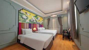 Phòng 3 Cao cấp, quang cảnh thành phố | Két bảo mật tại phòng, bàn, màn/rèm cản sáng, phòng cách âm