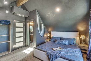 2 chambres, bureau, lit parapluie, accès Internet